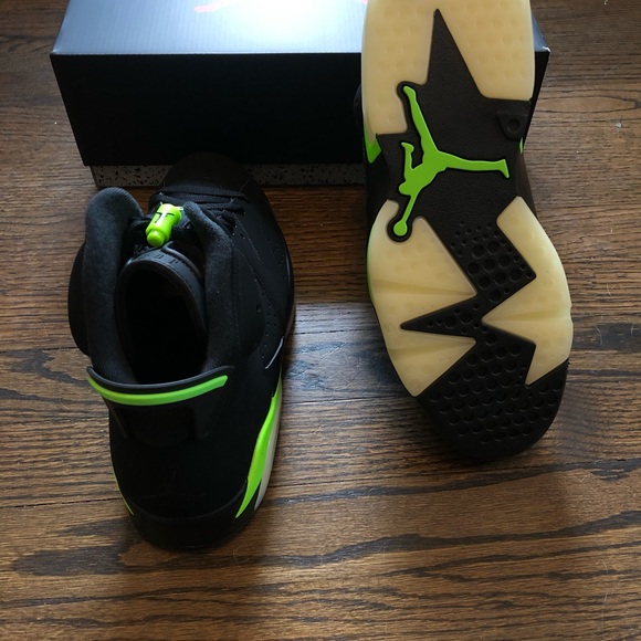 Jordan 6 electric green size 11. Brand new In box - Picture 3 of 5